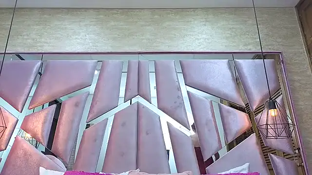 ThaliaCross online show from 02.15.26