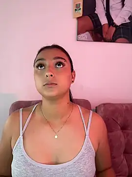 Snapshot of nicolexxaleja chatting on 04.27.26 nicolexxaleja online show from 04.27.26
