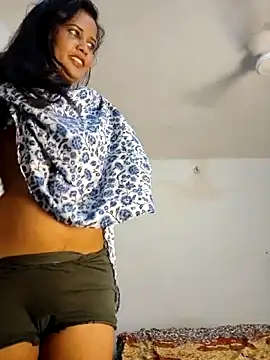 Snapshot of cute_radhikaa chatting on 04.05.26 cute radhikaa online show from 04.05.26