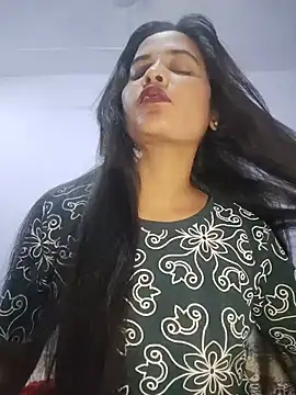 cute radhikaa online show from 05.31.26