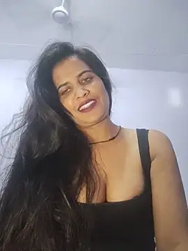 cute radhikaa online show from 06.12.26