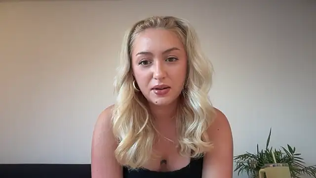 Snapshot of Kitty_Swetty chatting on 05.21.26 Kitty Swetty online show from 05.21.26