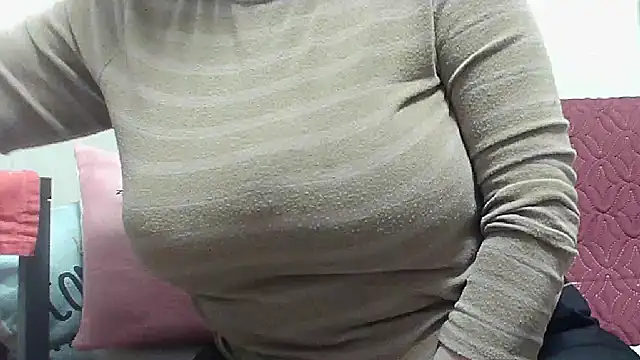 Snapshot of sexy_tettona chatting on 03.18.26 sexy tettona online show from 03.18.26