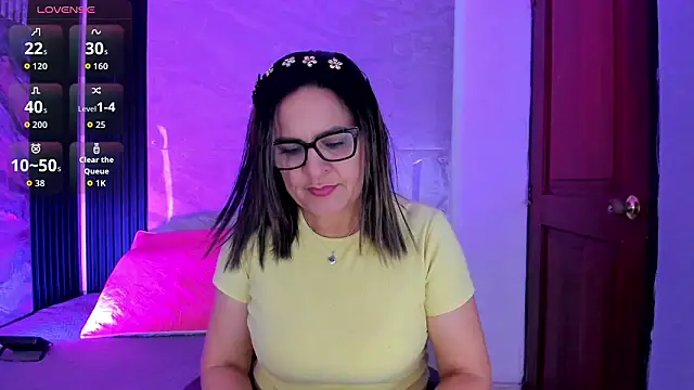 Snapshot of Agatha_Pleasure chatting on 03.04.26 Agatha Pleasure online show from 03.04.26