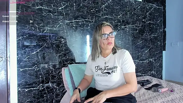 Snapshot of Agatha_Pleasure chatting on 04.29.26 Agatha Pleasure online show from 04.29.26