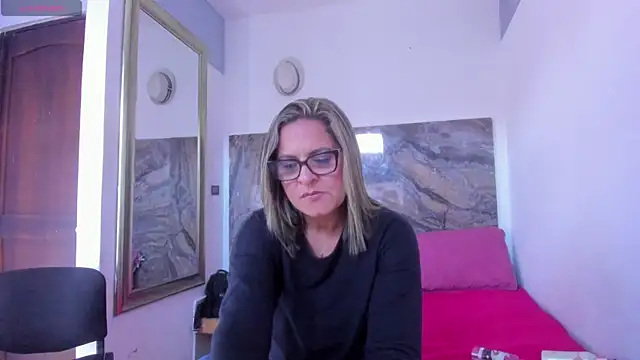 Snapshot of Agatha_Pleasure chatting on 05.09.26 Agatha Pleasure online show from 05.09.26