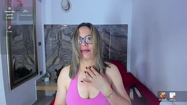 Snapshot of Agatha_Pleasure chatting on 07.26.26 Agatha Pleasure online show from 07.26.26