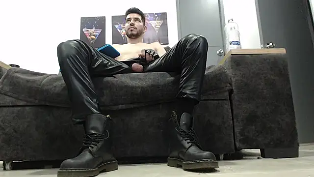 Snapshot of mackdaniels chatting on 05.28.26 mackdaniels online show from 05.28.26