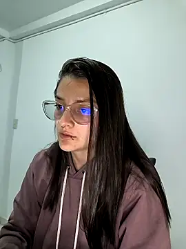 Coralinne   online show from 04.21.26