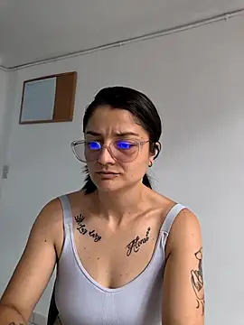 Coralinne   online show from 05.02.26