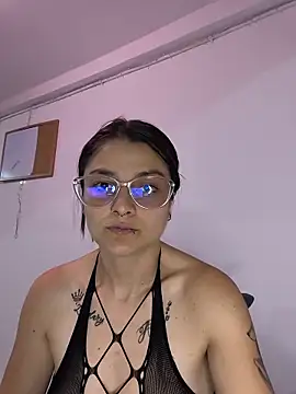 Coralinne   online show from 05.22.26