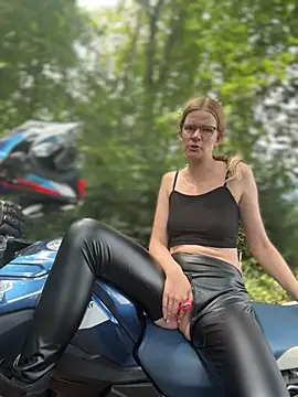 Snapshot of Bikergirl_97 chatting on 07.17.26 Bikergirl 97 online show from 07.17.26