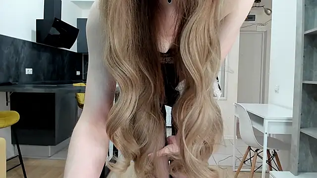 Snapshot of Kitty_Player chatting on 04.19.26 Kitty Player online show from 04.19.26