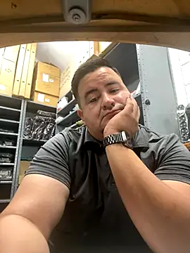 Snapshot of Ricomty chatting on 11.25.25 Ricomty online show from 11.25.25