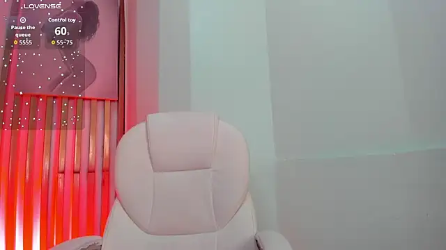 Snapshot of MarilynDupont chatting on 05.19.26 MarilynDupont online show from 05.19.26