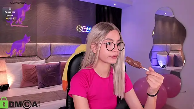 Arinextdoor online show from 10.07.25