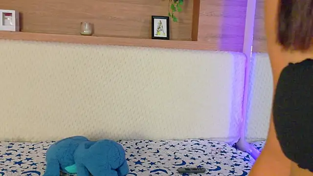 Snapshot of MeghanMure chatting on 03.03.26 MeghanMure online show from 03.03.26