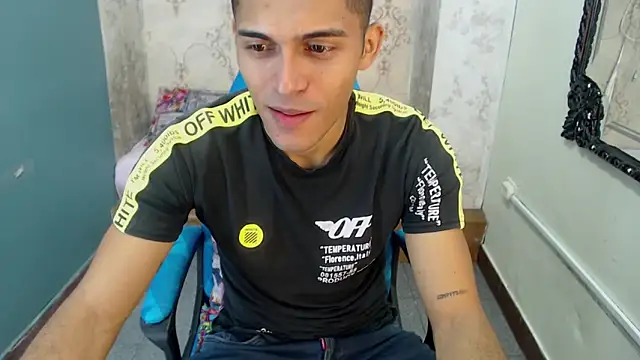 Snapshot of Derek_Storm_ chatting on 10.31.25 Derek Storm online show from 10.31.25