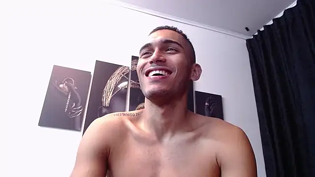 Snapshot of Derek_Storm_ chatting on 11.10.25 Derek Storm online show from 11.10.25