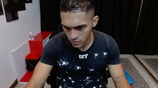 Snapshot of Derek_Storm_ chatting on 11.26.25 Derek Storm online show from 11.26.25