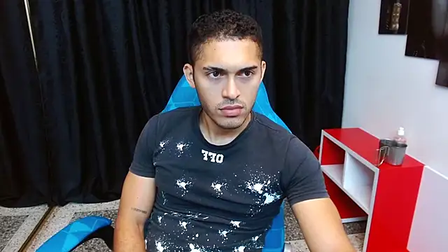 Snapshot of Derek_Storm_ chatting on 12.22.25 Derek Storm online show from 12.22.25