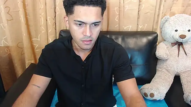 Snapshot of Derek_Storm_ chatting on 04.02.26 Derek Storm online show from 04.02.26