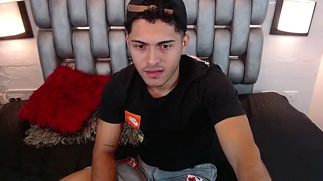 Snapshot of Derek_Storm_ chatting on 04.08.26 Derek Storm online show from 04.08.26