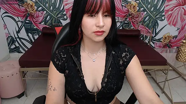 Snapshot of Nina_harper_ chatting on 09.15.25 Nina harper online show from 09.15.25
