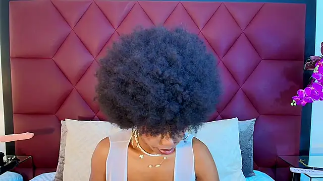 Snapshot of BeckySalas chatting on 09.27.25 BeckySalas online show from 09.27.25