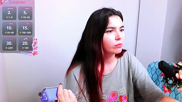 Snapshot of peachyness chatting on 11.25.25 peachyness online show from 11.25.25