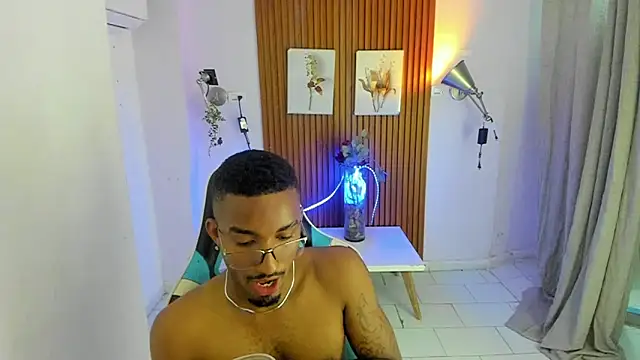 Darwin mayo online show from 04.15.26