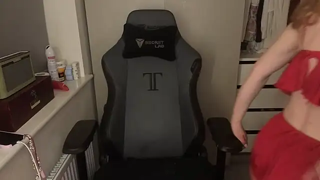 Lilly-Luscious online show from 12.15.25