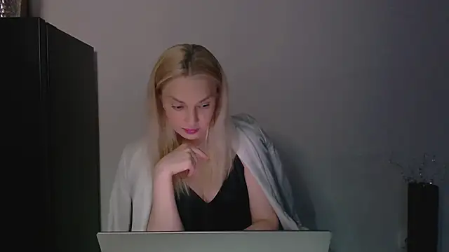 Snapshot of Lia_noo_regrets chatting on 05.03.26 Lia noo regrets online show from 05.03.26