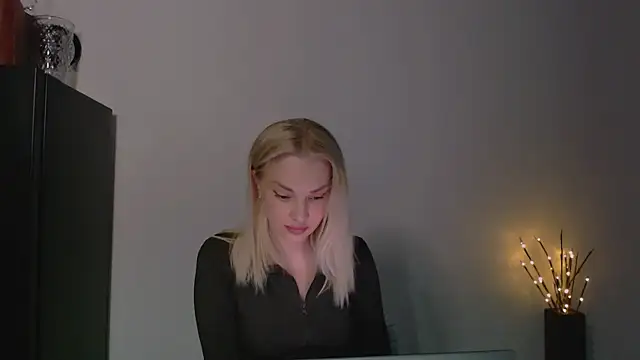 Snapshot of Lia_noo_regrets chatting on 05.15.26 Lia noo regrets online show from 05.15.26