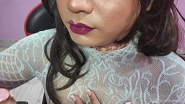 Snapshot of Bimbowati chatting on 10.16.25 Bimbowati online show from 10.16.25