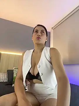 Atenea Clerk online show from 04.06.26