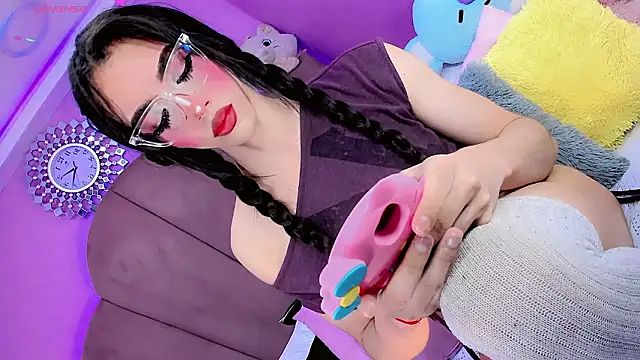 ShantyMillan online show from 03.12.26