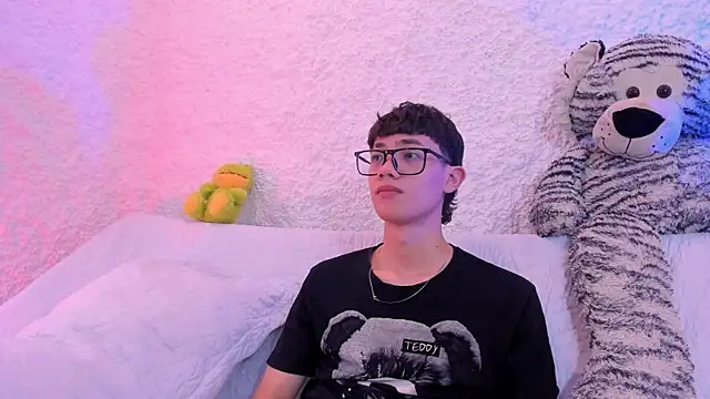 Snapshot of thiago_kinghot chatting on 10.01.25 thiago kinghot online show from 10.01.25