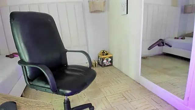 Snapshot of veronica_b07 chatting on 09.16.25 veronica b07 online show from 09.16.25