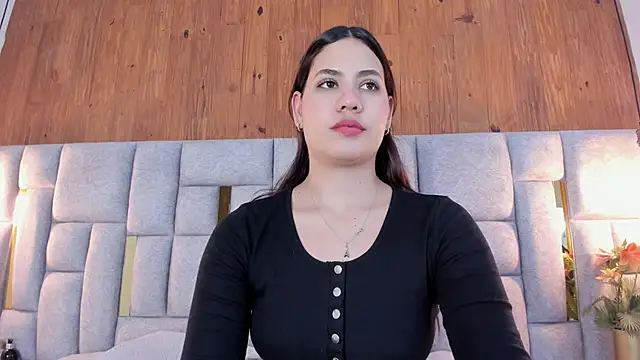 Hanna gomeez  online show from 10.18.25