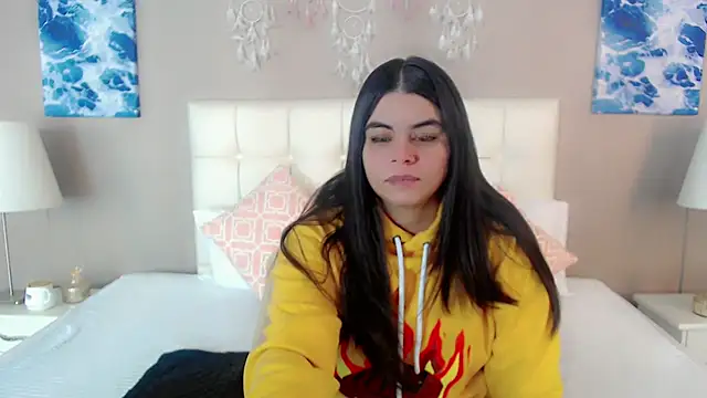 Snapshot of maddissonivanova chatting on 03.11.26 maddissonivanova online show from 03.11.26