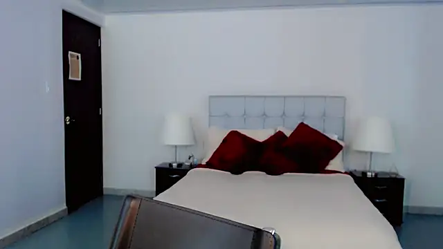 Snapshot of maddissonivanova chatting on 03.20.26 maddissonivanova online show from 03.20.26