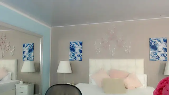 Snapshot of maddissonivanova chatting on 03.26.26 maddissonivanova online show from 03.26.26