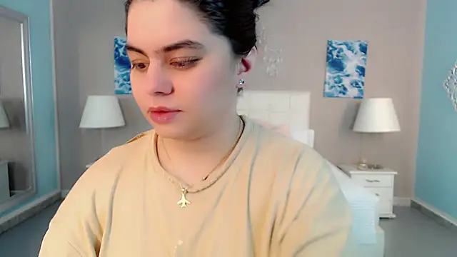 Snapshot of maddissonivanova chatting on 03.31.26 maddissonivanova online show from 03.31.26