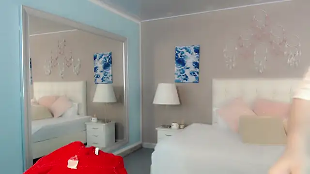 Snapshot of maddissonivanova chatting on 04.05.26 maddissonivanova online show from 04.05.26