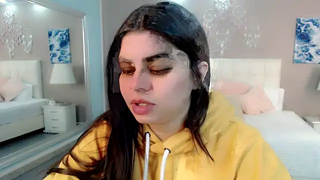 Snapshot of maddissonivanova chatting on 04.08.26 maddissonivanova online show from 04.08.26