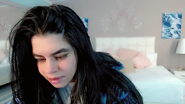 Snapshot of maddissonivanova chatting on 04.09.26 maddissonivanova online show from 04.09.26