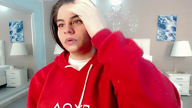 Snapshot of maddissonivanova chatting on 04.10.26 maddissonivanova online show from 04.10.26