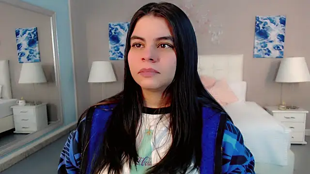 Snapshot of maddissonivanova chatting on 04.11.26 maddissonivanova online show from 04.11.26