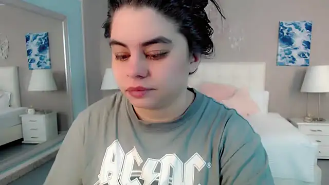 Snapshot of maddissonivanova chatting on 04.13.26 maddissonivanova online show from 04.13.26